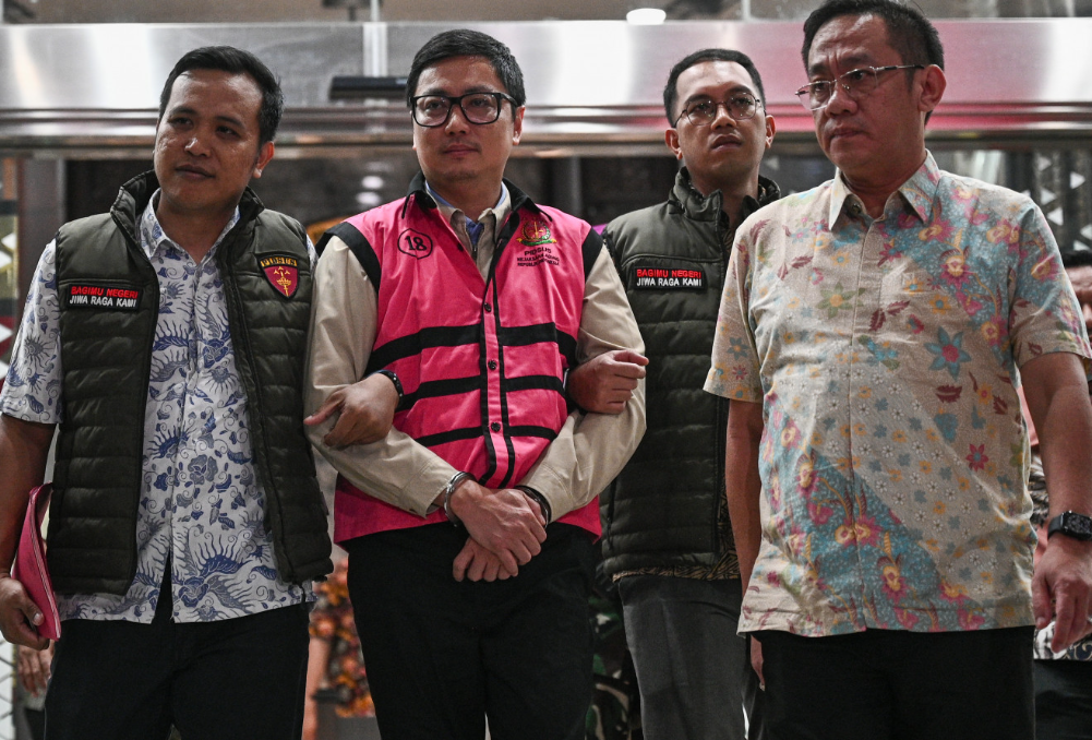 Indonesia expands corruption inquiry into free meals scheme as arrests mount