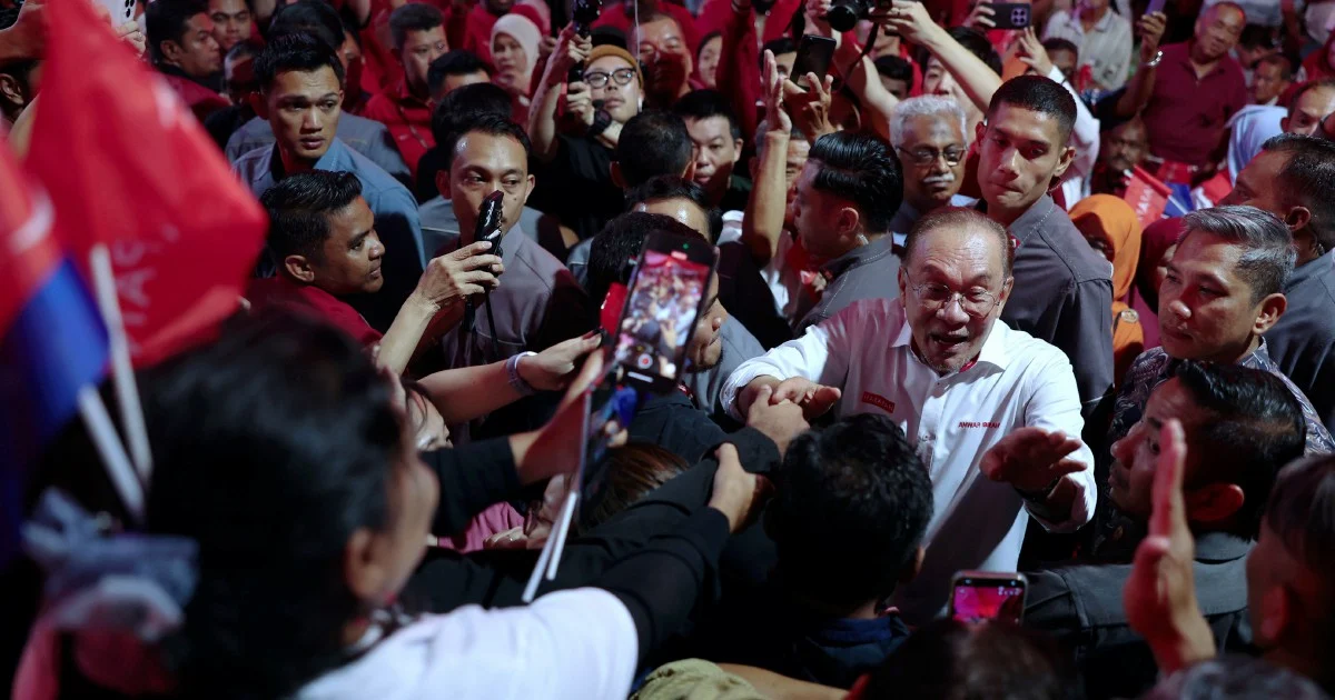 Anwar Ibrahim unveils Pakatan Harapan's 56 candidates for Johor election