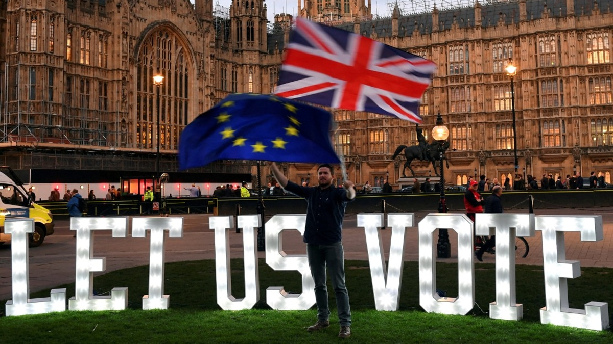 Britain Unlikely to Rejoin EU Despite Leadership Change, Says Tory Peer