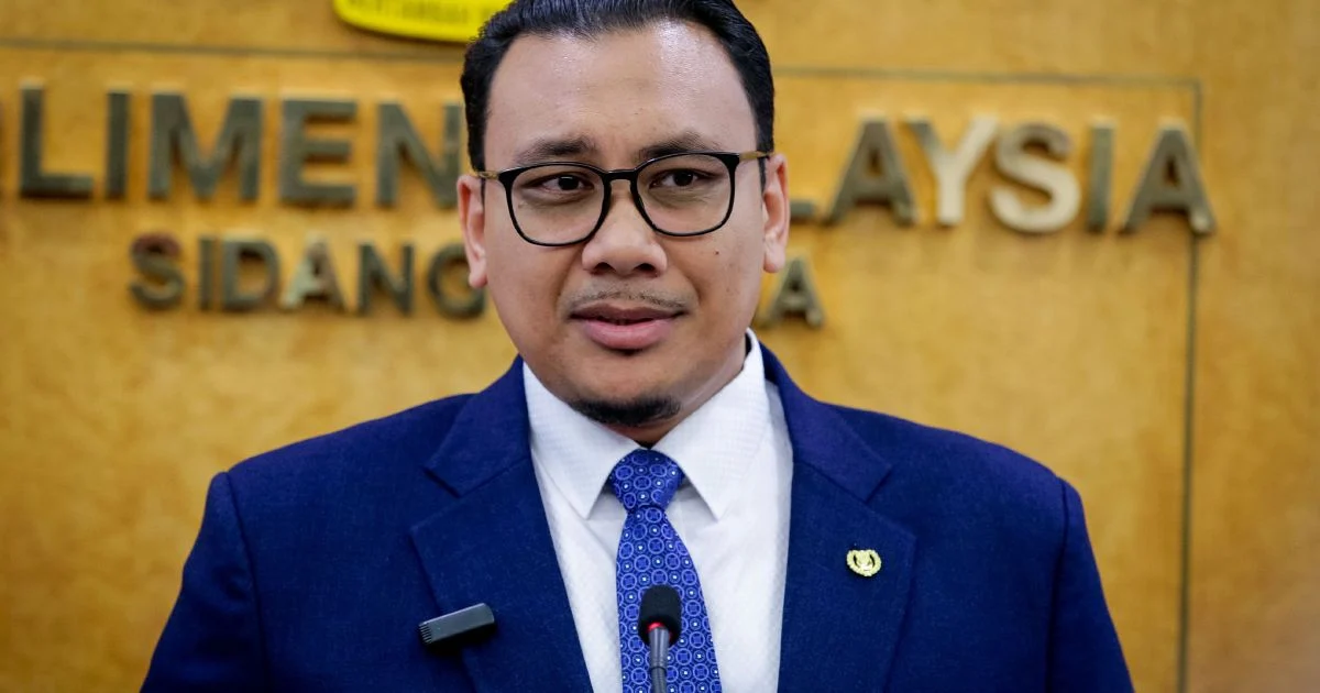 PAS Youth Leader to Sue Over Facebook Post Insulting His Father