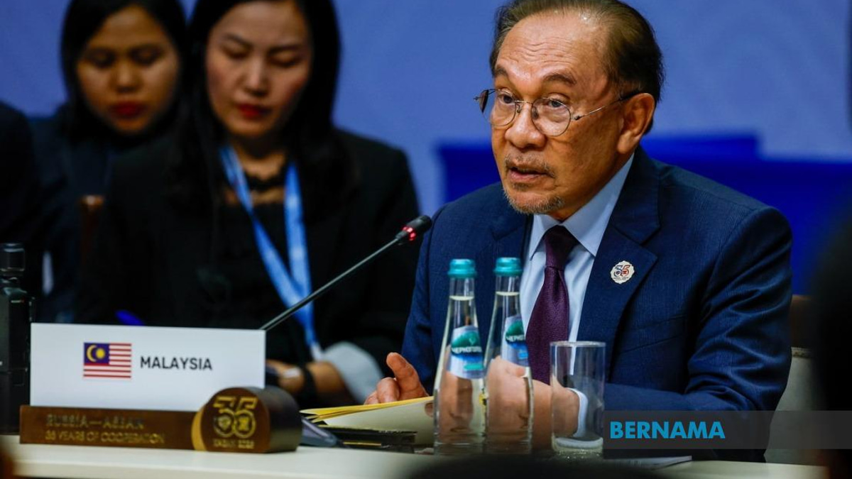 Anwar Urges ASEAN, Russia to Deepen Strategic Ties Amid Global Tensions