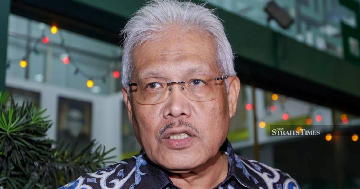 Notification of Hamzah Zainudin's Opposition Leader Role to be Lodged Before Parliament Reconvenes