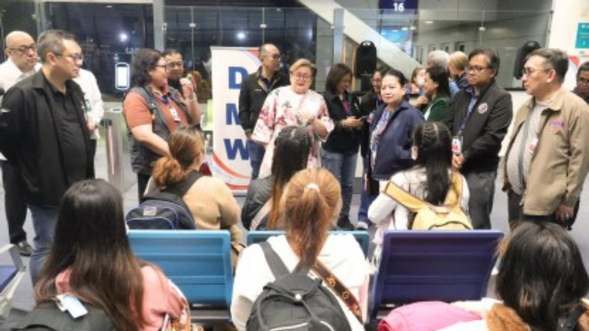 24 Filipinos Return Home After Marcos Secures Their Release from Russian Detention