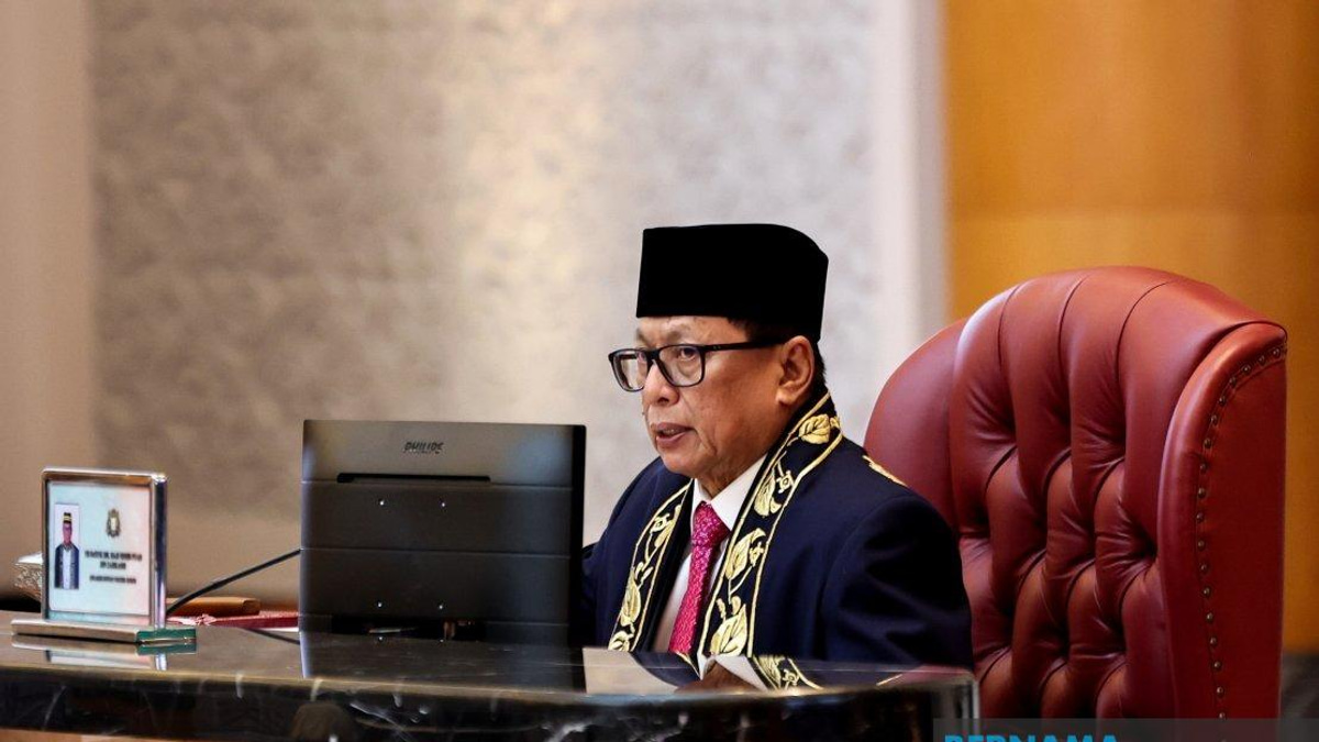 Johor Speaker Mohd Puad Steps Down from Rengit Seat, Cites Age and Need for Younger Leaders