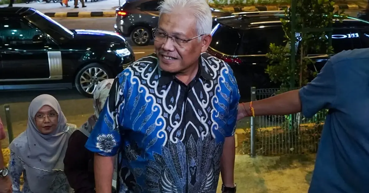 Opposition MPs Including Hamzah Visit PAS Headquarters Amid Coalition Tensions