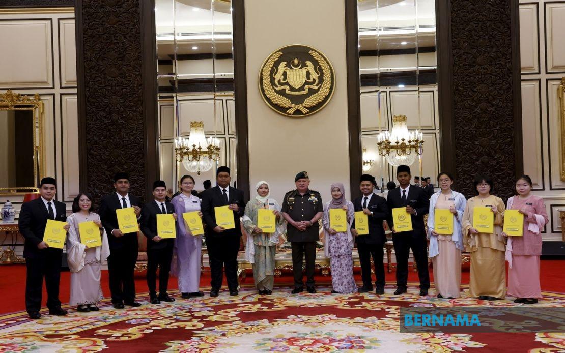 Sultan Ibrahim Presents 2026 BYDPA Scholarships to 14 High-Achieving Researchers