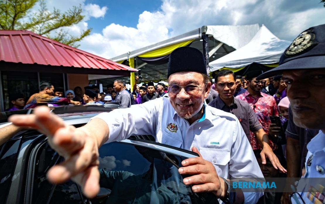 Anwar To Clarify KWAP's RM163 Million eFishery Investment Loss in Parliament