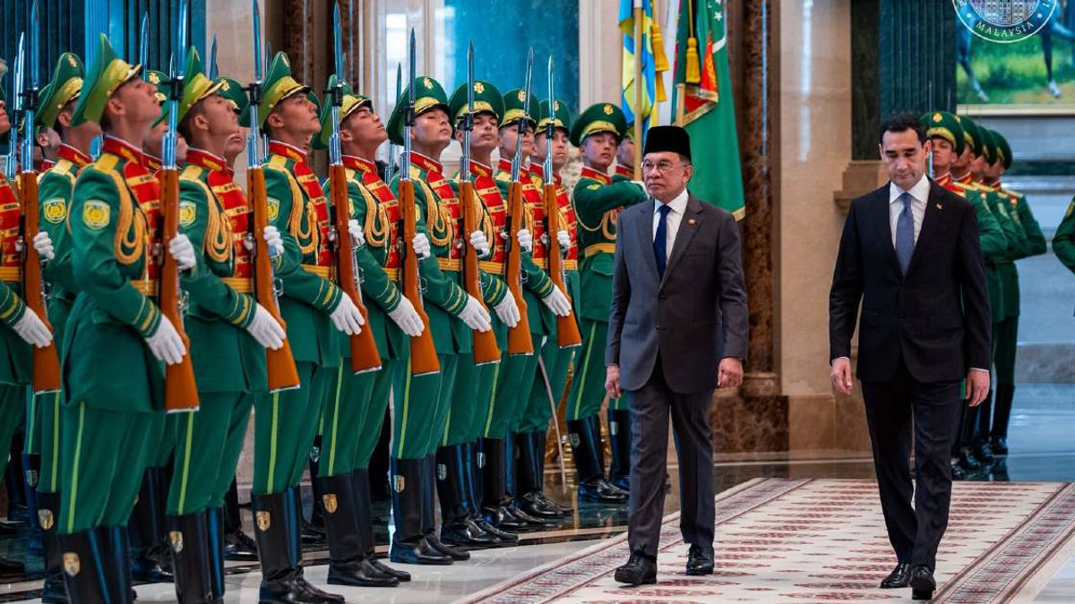 Anwar Ibrahim Receives Official Welcome in Turkmenistan on Historic First Visit