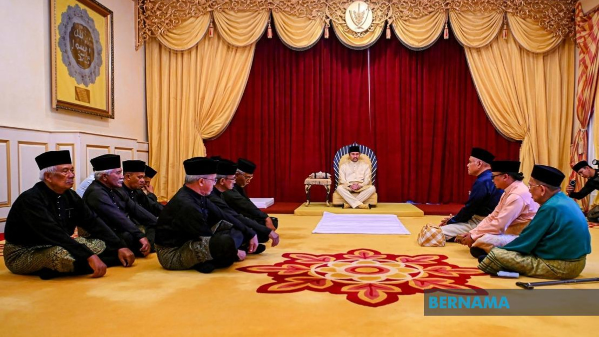 Tuanku Muhriz Formalises Sungei Ujong Undang Installation in Royal Ceremony
