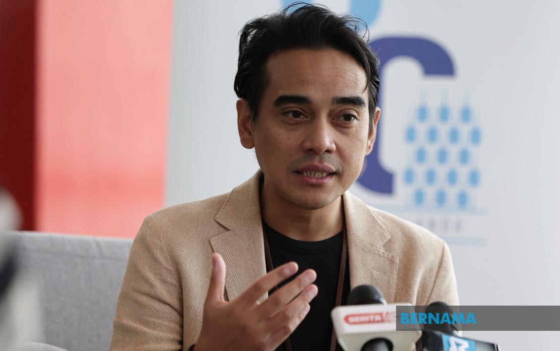 Journalists Must Adapt to AI or Risk Obsolescence, Says Broadcasting Chief