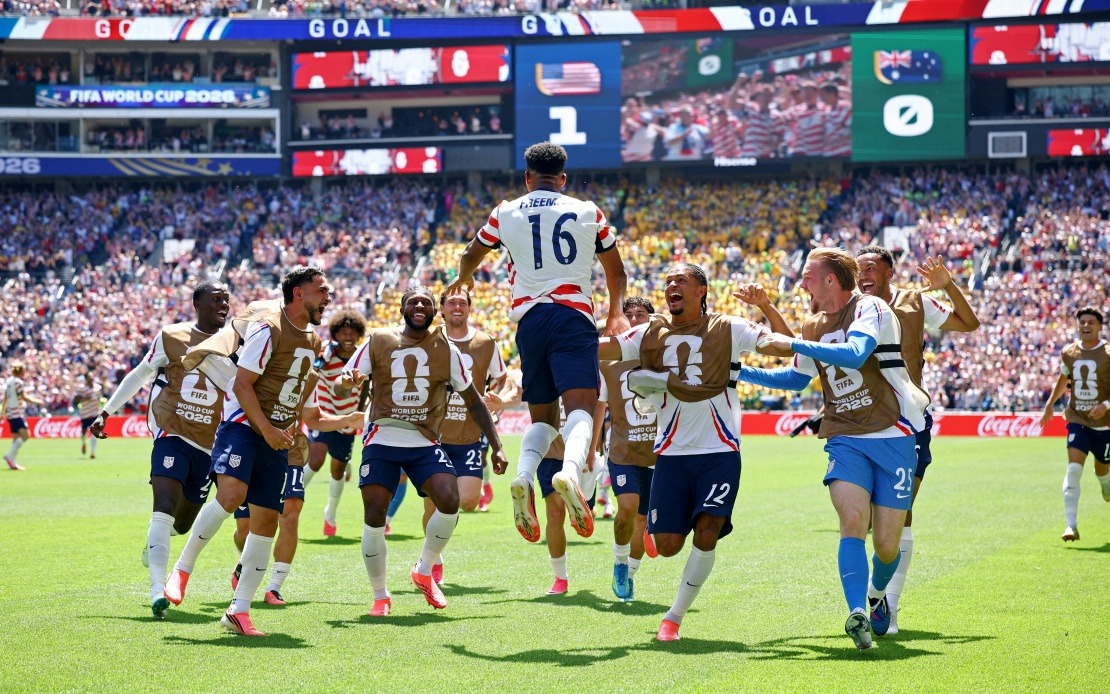 United States Secures World Cup Knockout Spot with Convincing 2-0 Victory over Australia