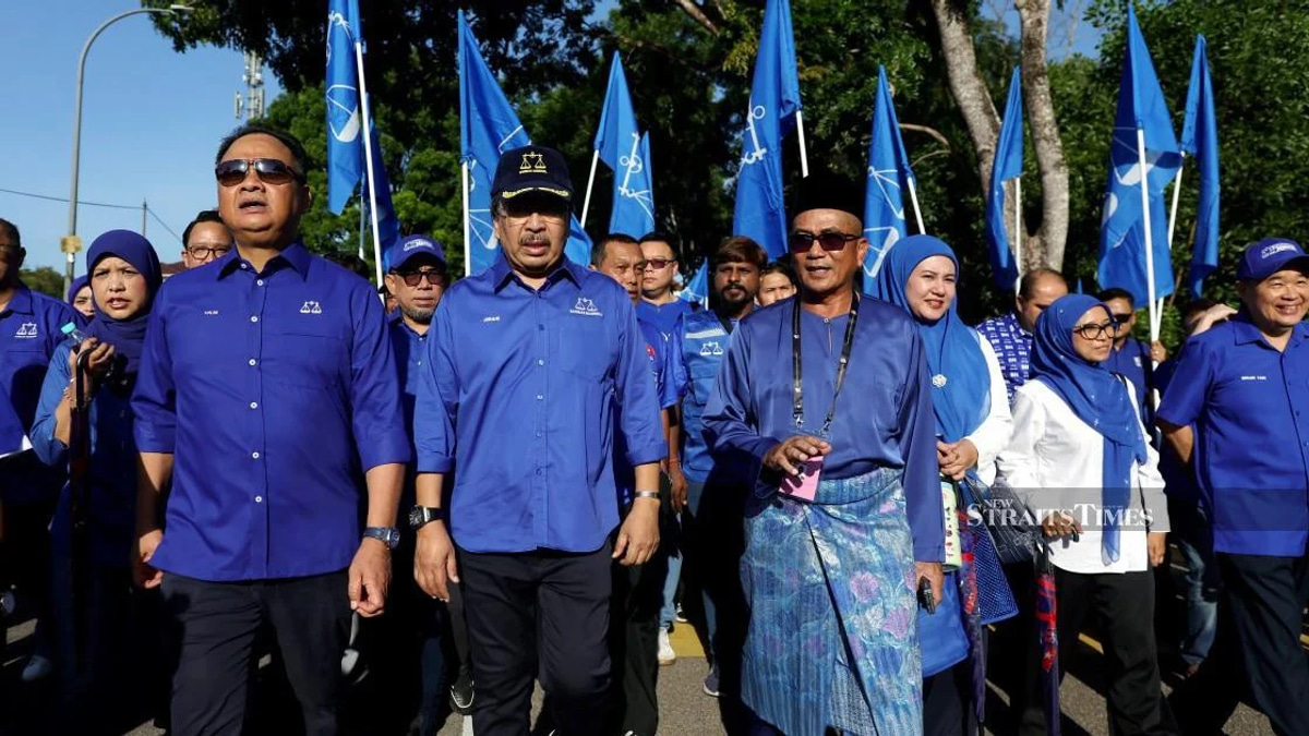 Johari Ghani mobilises support for BN's Tiram candidate in Johor assembly race