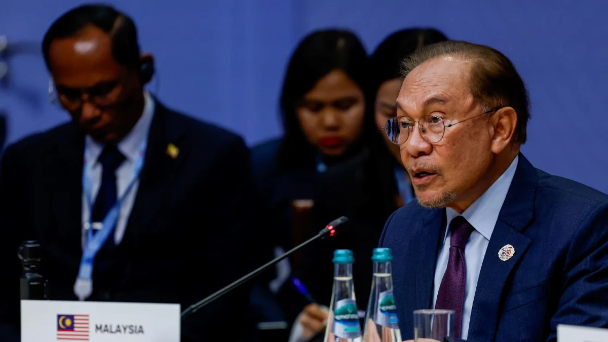 Anwar Urges Global Powers to Embrace Dialogue Over Confrontation in Bid for Lasting Peace