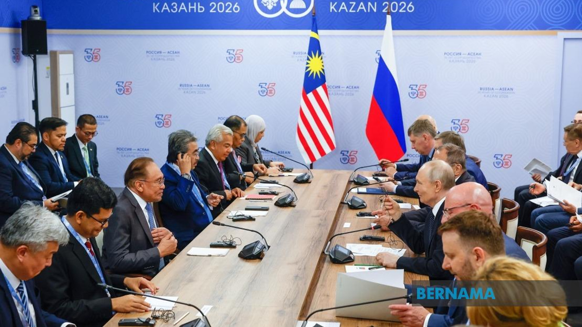 Anwar Praises Putin and Xi for West Asia Peace Advocacy