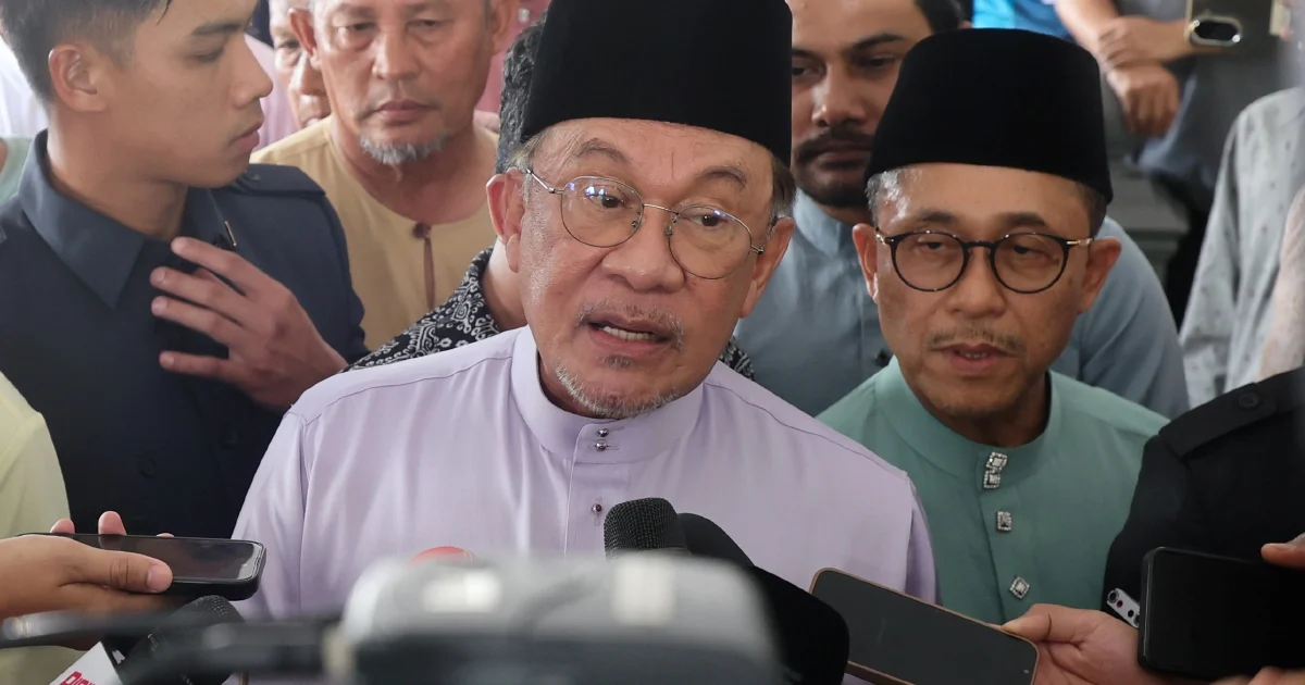 Anwar Directs Local Councils to Slash Bureaucracy and Accelerate Development Approvals