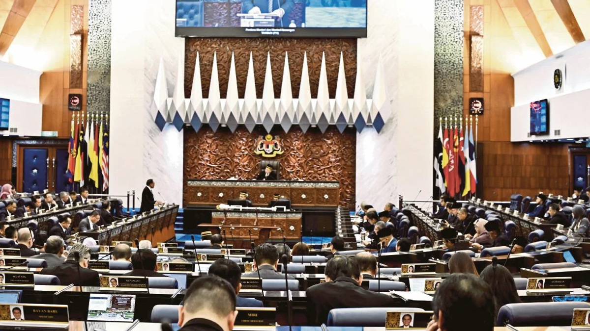 Parliamentary tensions flare as PAS and Bersatu allies clash over opposition leadership row