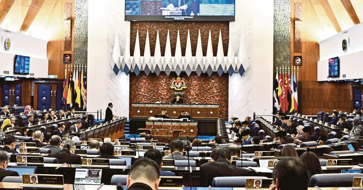 Parliamentary tensions flare as PAS and Bersatu allies clash over opposition leadership row