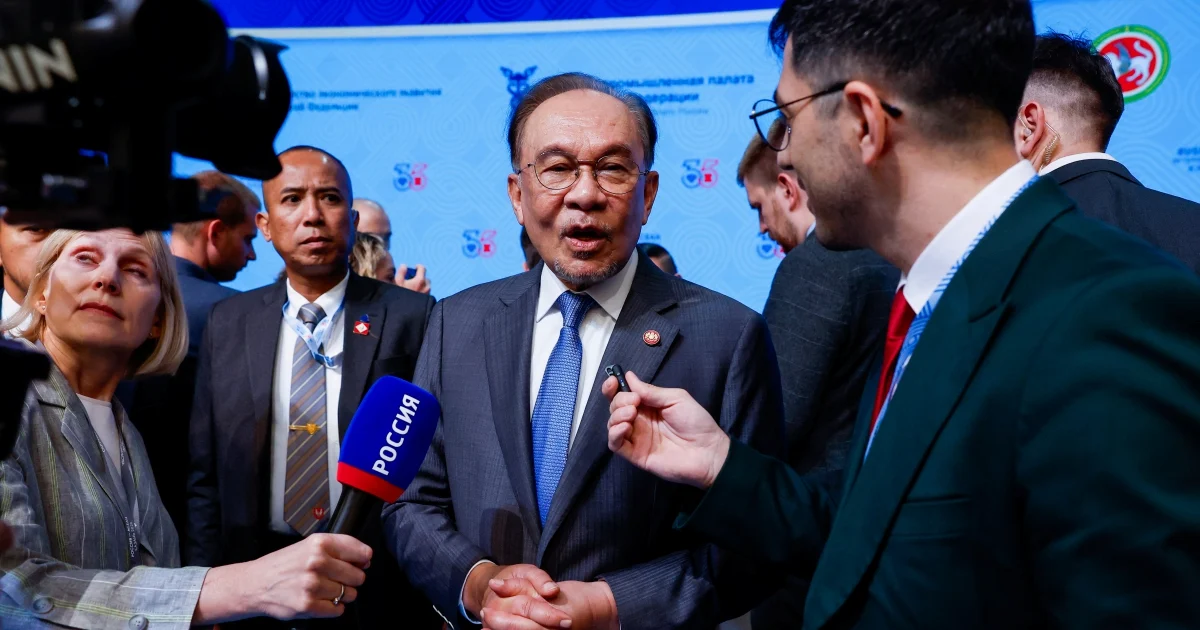 PM Anwar Ibrahim celebrates Russian culture, emphasizing arts as diplomatic bridge