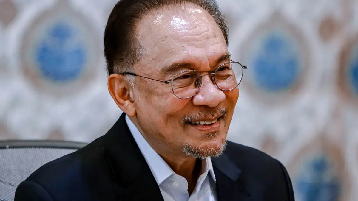 Anwar Leads Approval Rankings in Latest Merdeka Center Survey