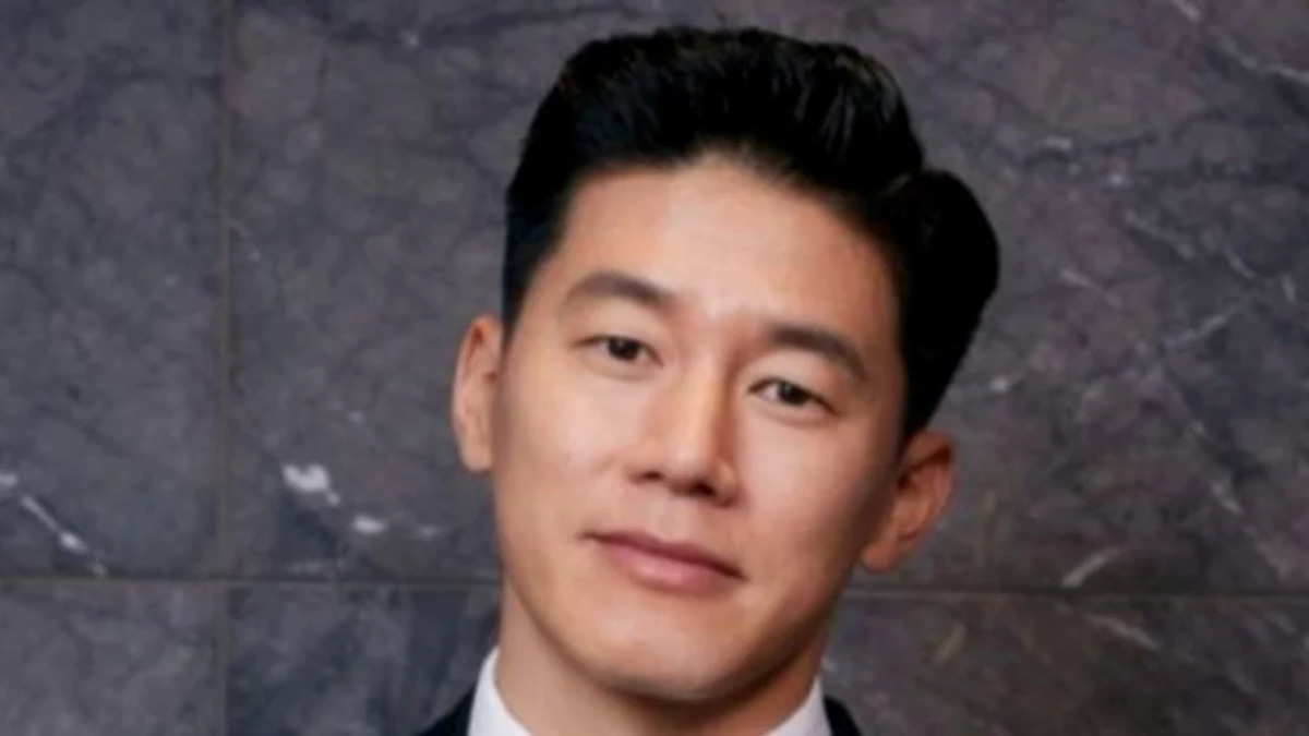 From RM500 a Year to Stardom: How South Korean Actor Kim Mu Yeol Overcame Hardship to Reach the Top