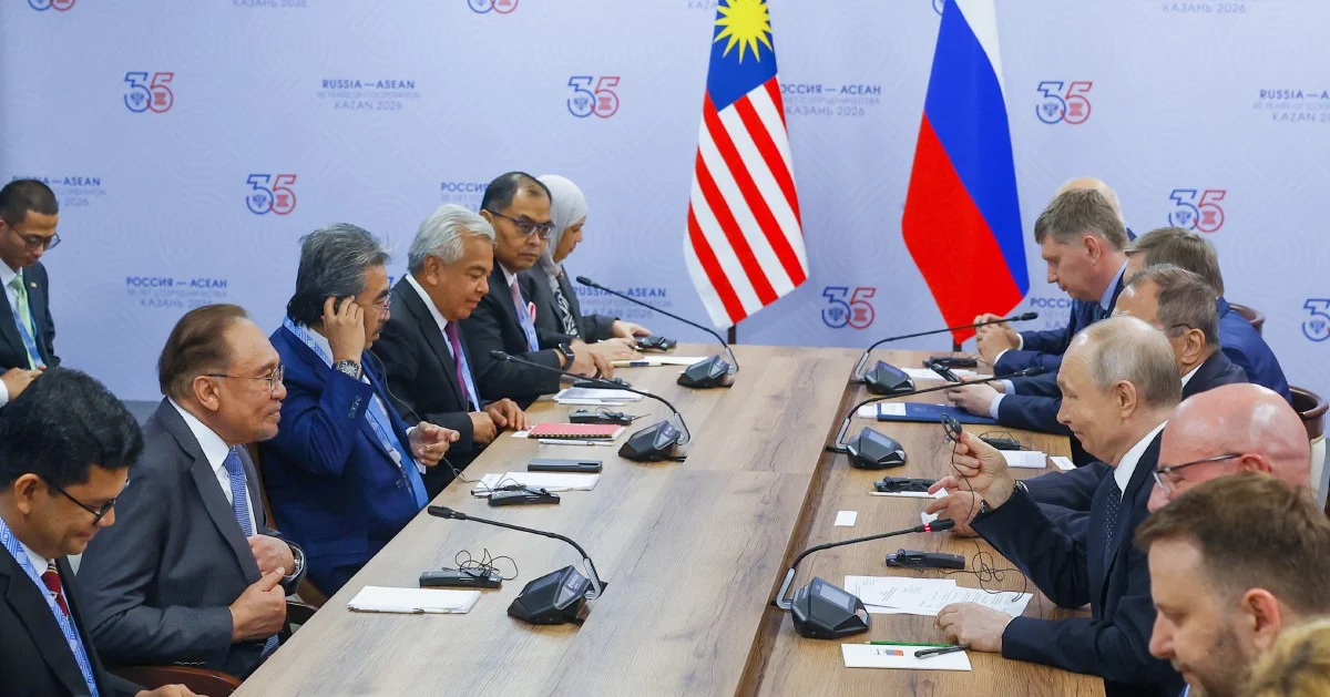 Anwar Thanks Putin for Backing Energy Cooperation Between Malaysia and Petronas