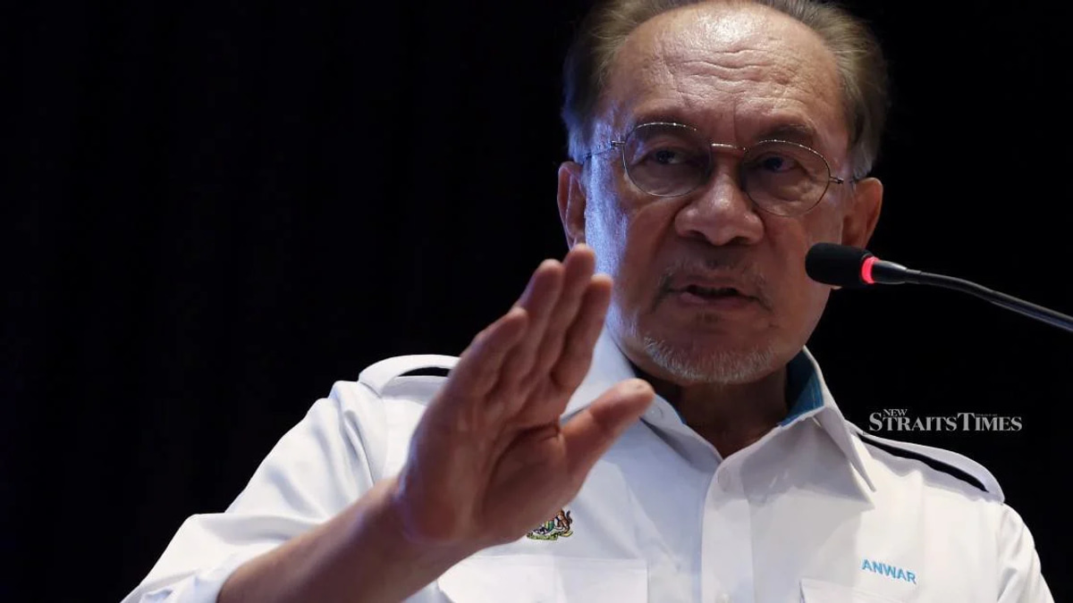 Civil Service Excellence Key to Malaysia's Improved Global Competitiveness, Says Anwar