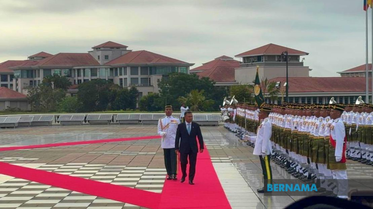Bangladesh PM Tarique Rahman Received with Full Honors in Putrajaya