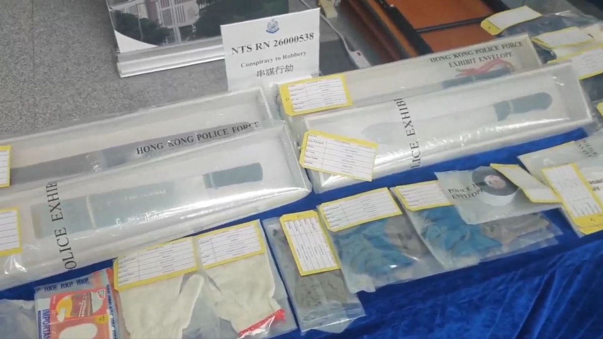 Hong Kong police bust HK$7 million airport gold heist within 12 hours, arrest seven suspects
