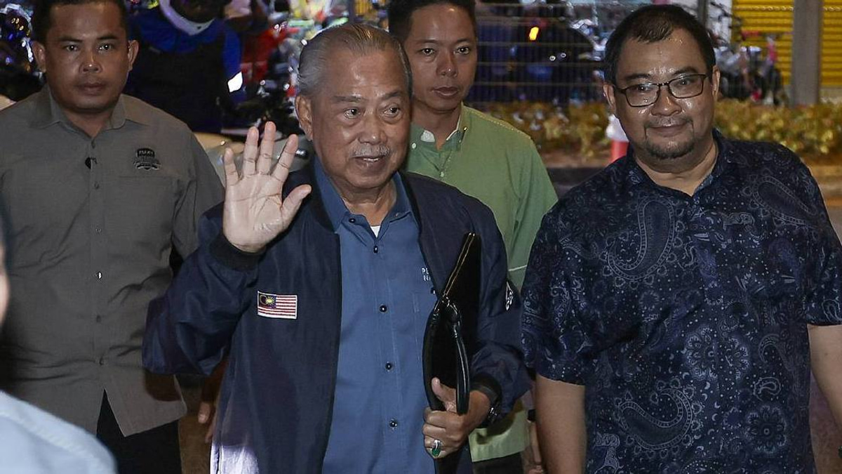 PN's Emergency Meeting Sidesteps Bersatu Membership Question, Muhyiddin Clarifies