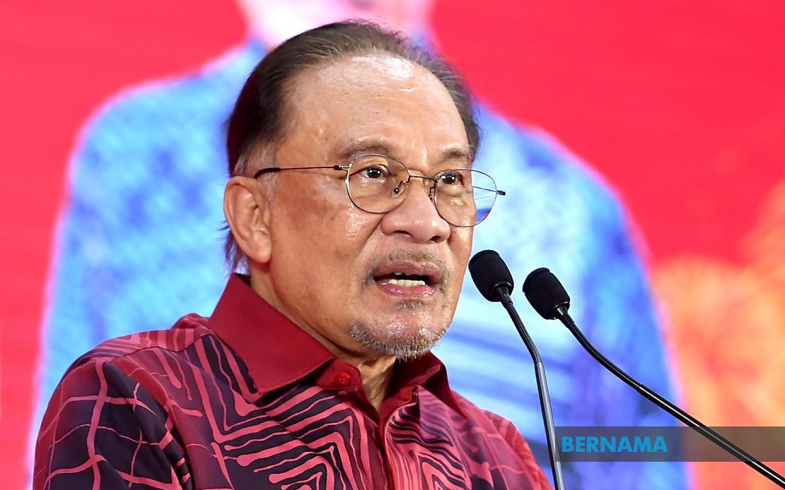Anwar Maintains Top Approval Among Malaysian Political Leaders at 52%