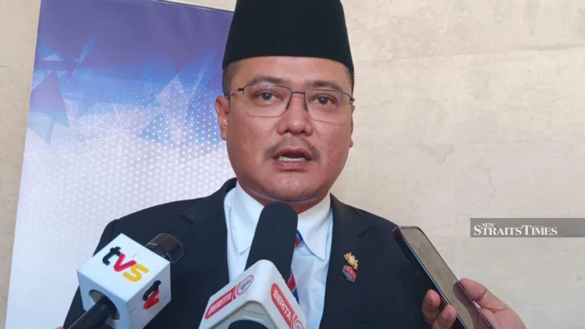 Johor BN leadership distances itself from Puad's palace allegations as tensions escalate