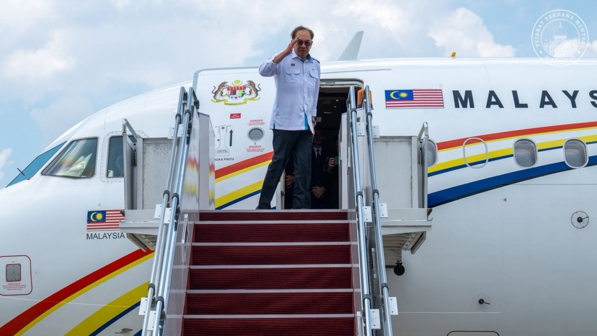 Anwar Heads to Kazan for Historic ASEAN-Russia Summit as Malaysia Strengthens Ties with Moscow