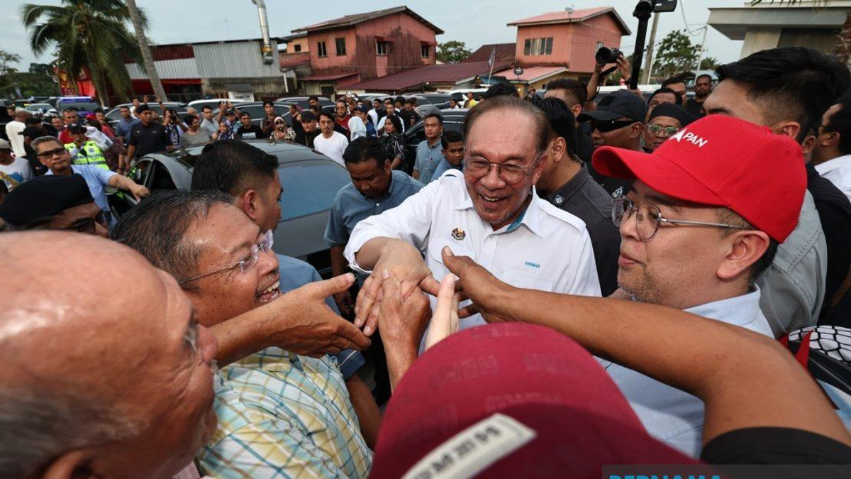 Anwar to Pursue Energy Security Agenda in Russia Visit Amid Regional Supply Concerns