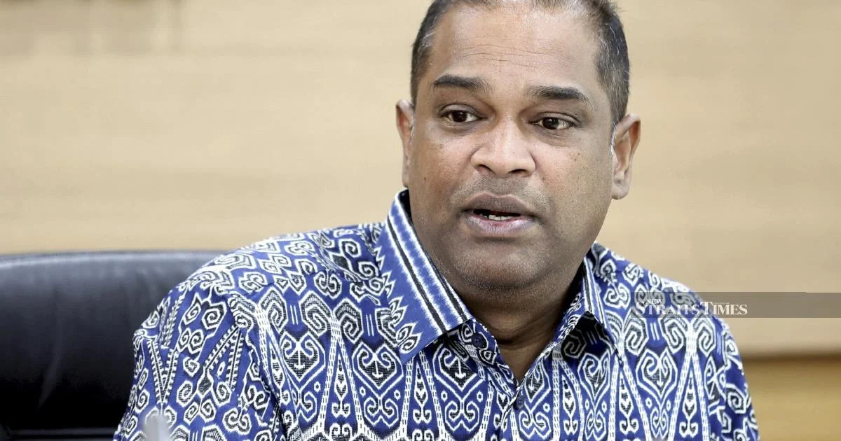 Ramanan urges politicians to keep royal institution clear of partisan battles