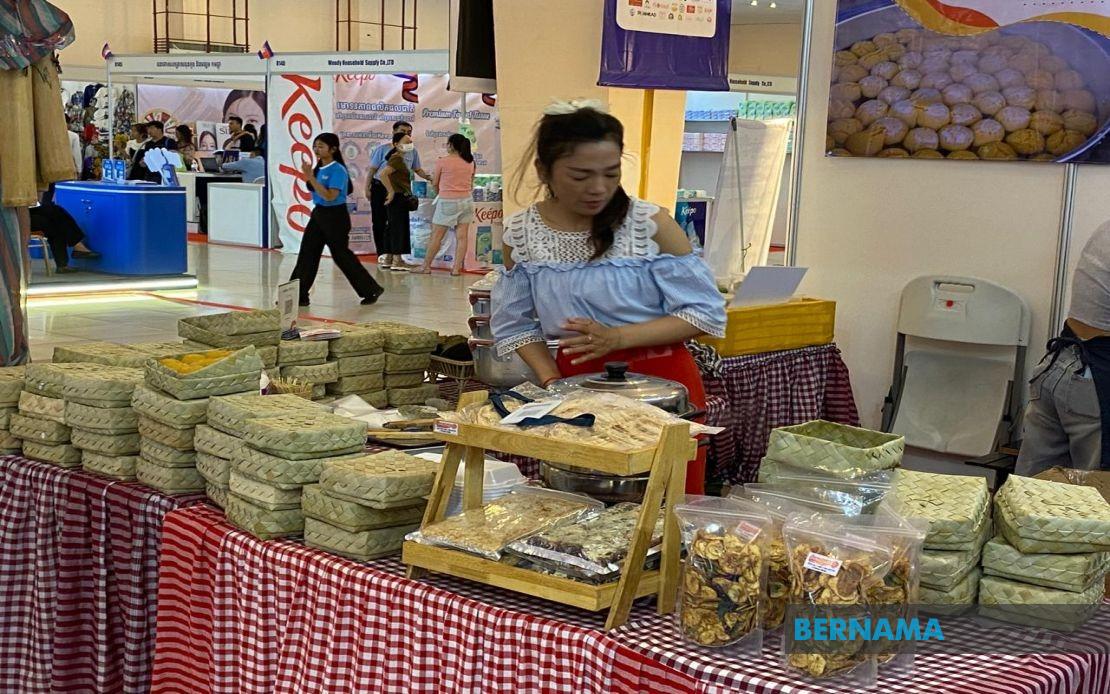 Cambodia Prioritises Girls' Education as Women Rise to Economic Leadership