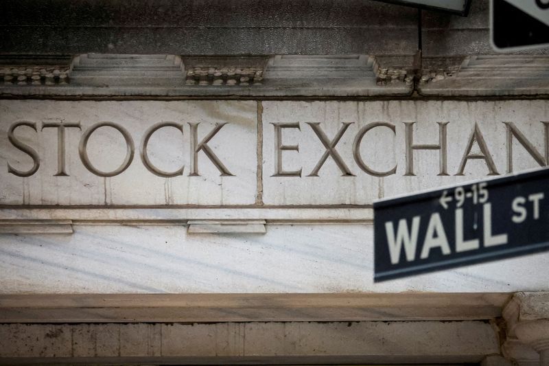 Wall Street's Latest Trend: Asset Managers Race to Launch AI-Focused 'MANGOS' ETFs