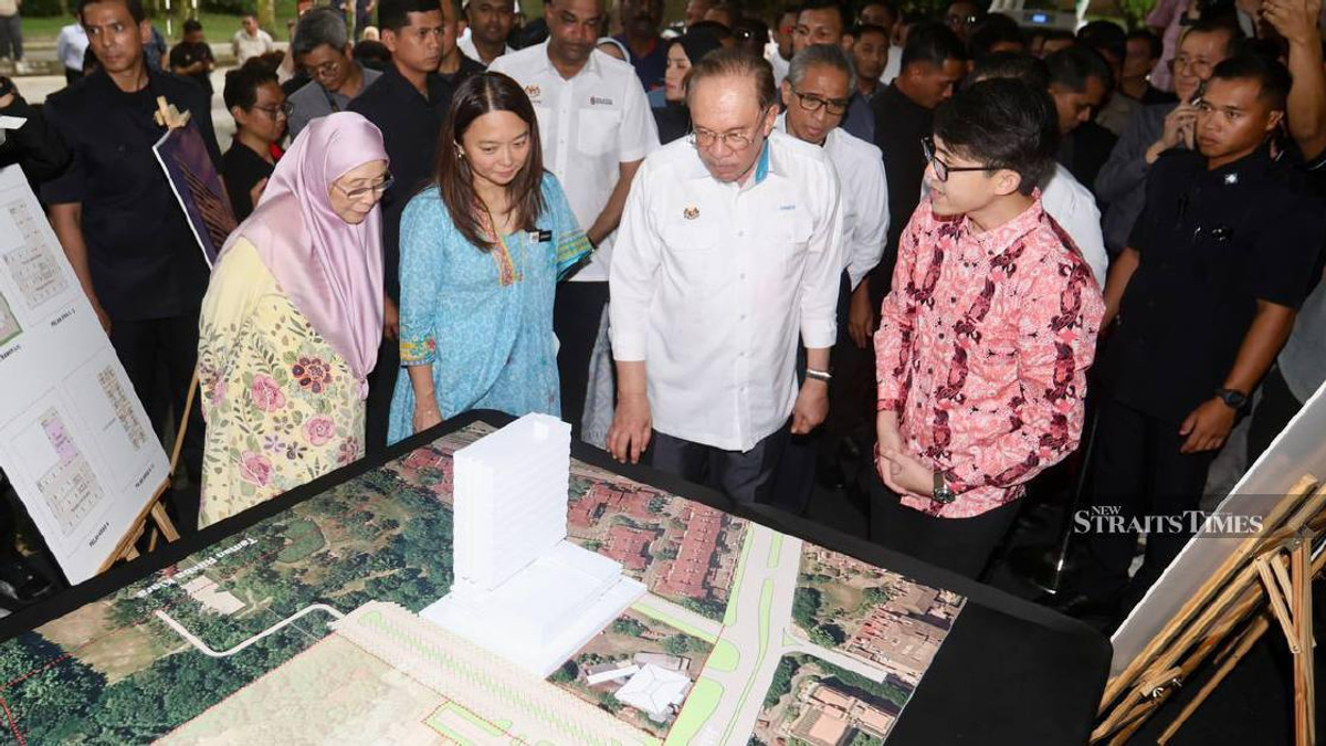 PM Anwar Defends Urban Poor Rights Record, Points to Bukit Kiara Development as Evidence