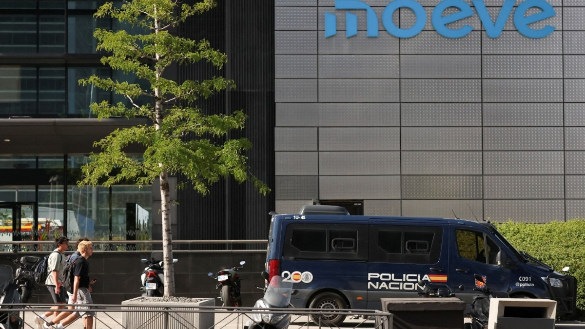 Fire Engulfs Madrid's Second-Tallest Tower, No Casualties Reported