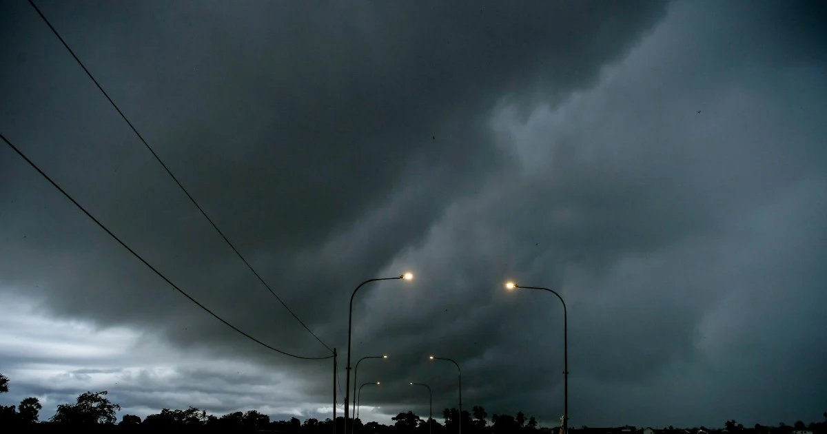 Heavy Thunderstorms and Strong Winds to Batter Multiple Malaysian States Until Evening
