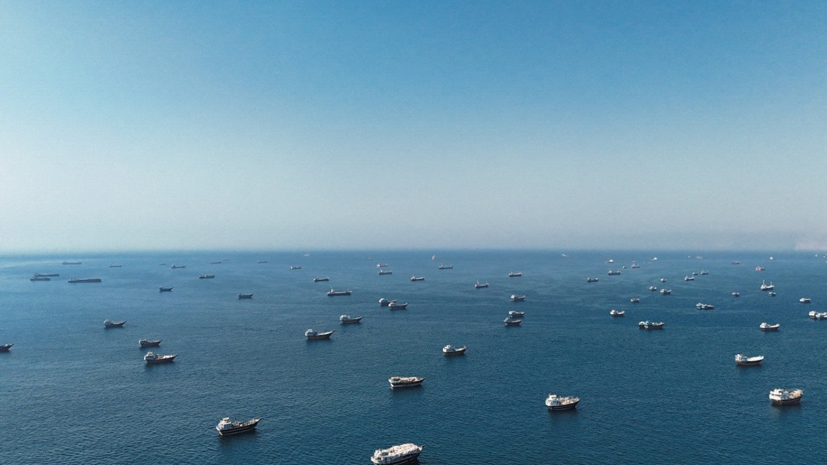 Iran Threatens Strait of Hormuz Closure Over US and Israeli Actions