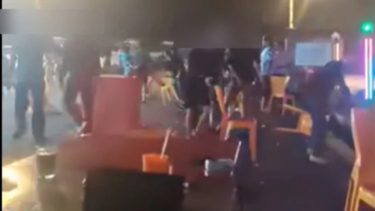 Four men arrested after violent brawl erupts at Kulai restaurant, chairs used as weapons