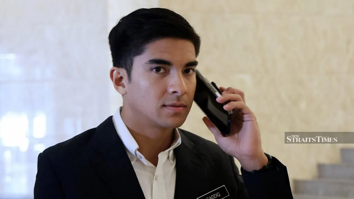 Tunku Ismail Hits Back at 'Social Media Politics' as Syed Saddiq Row Deepens