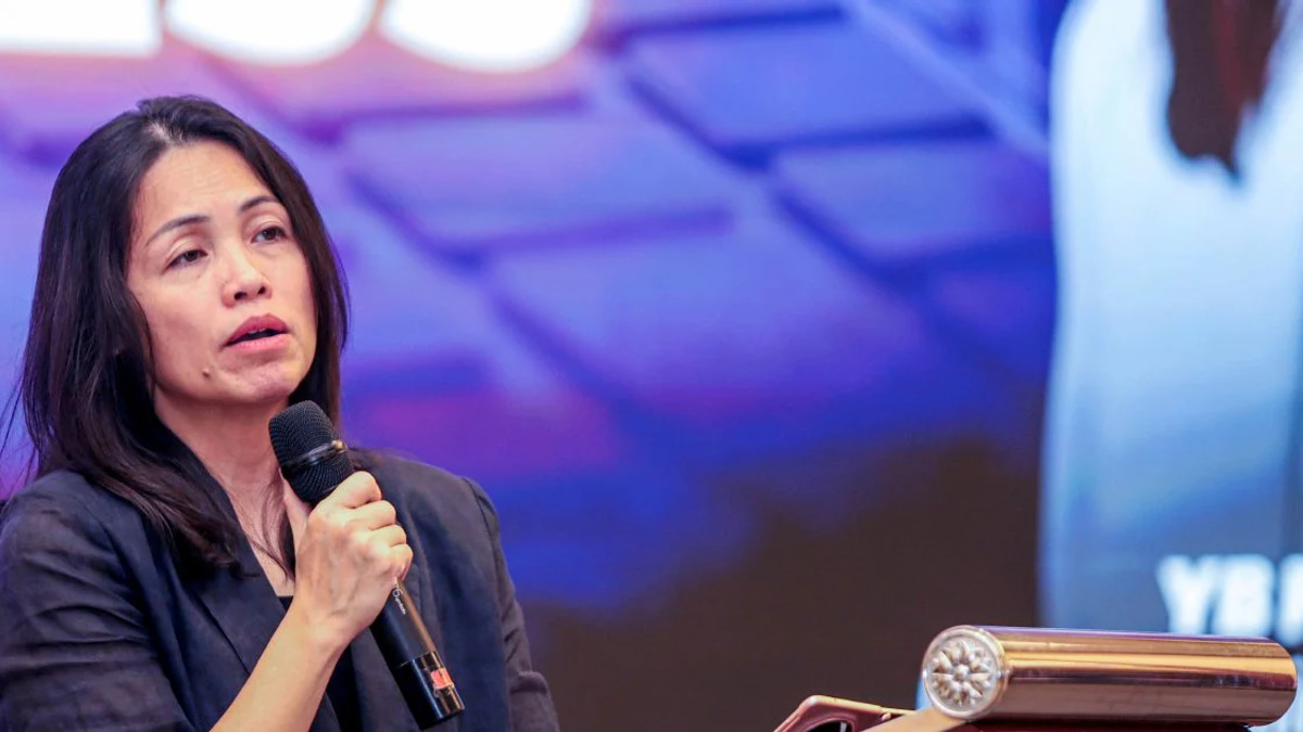 Deputy Communications Minister Teo Calls on Officials to Avoid Inappropriate Language and Sensitive Issues
