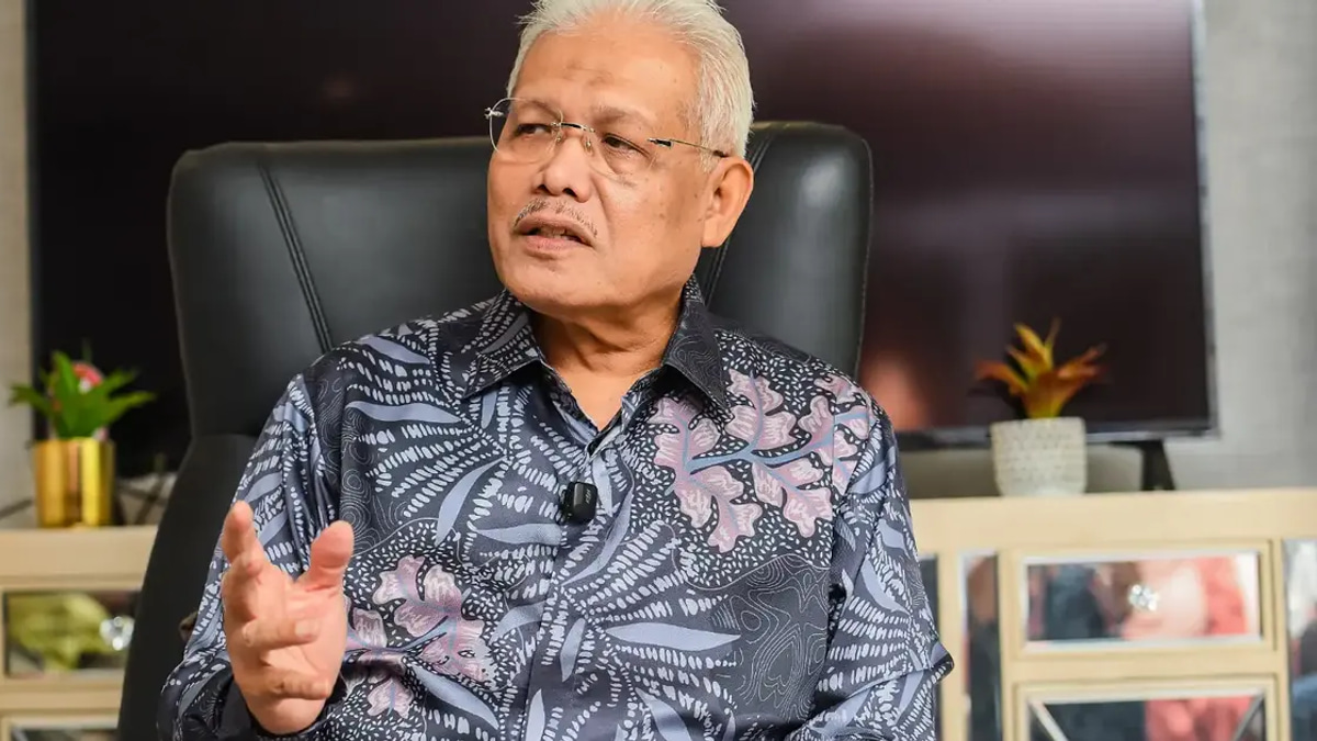 Hamzah's Political Comeback Offers Perikatan Nasional a Softer, More Centrist Appeal