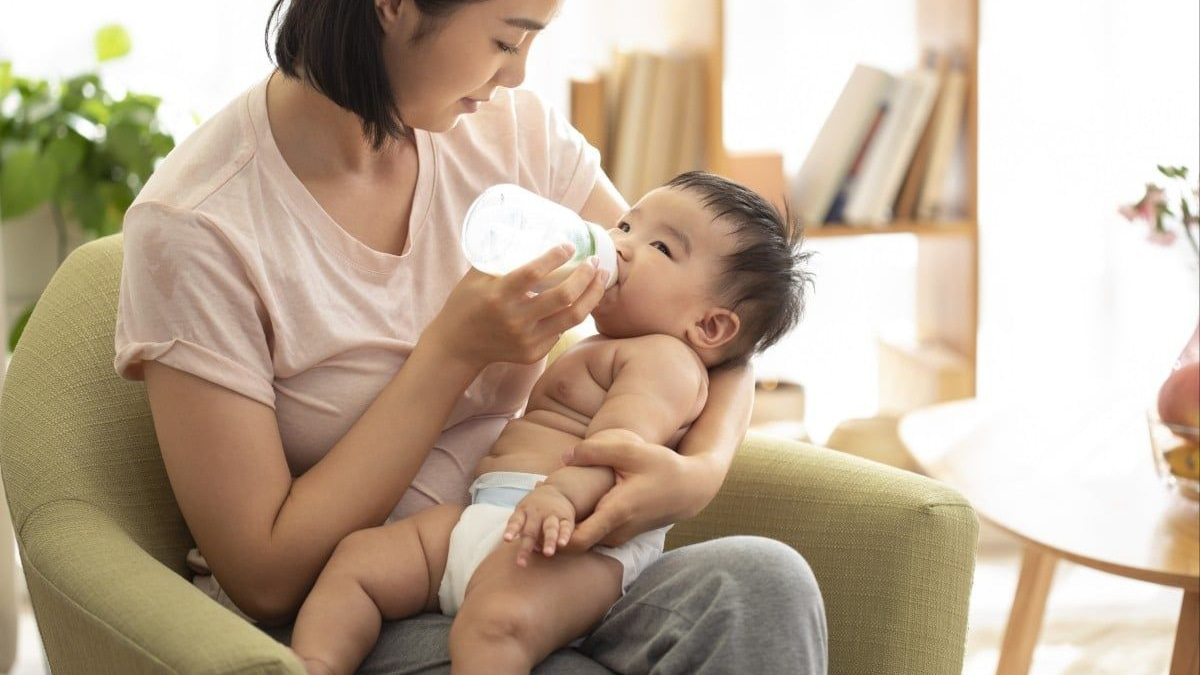 Chinese infant hospitalized after parents mix formula with vegetable juice, triggering nitrite poisoning