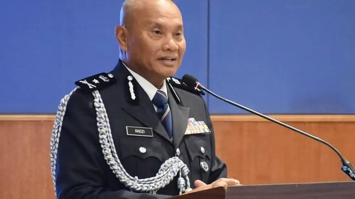 Customs Seizes 8,800 Batik Cloths Worth RM1.76 Million in Kelantan Raid
