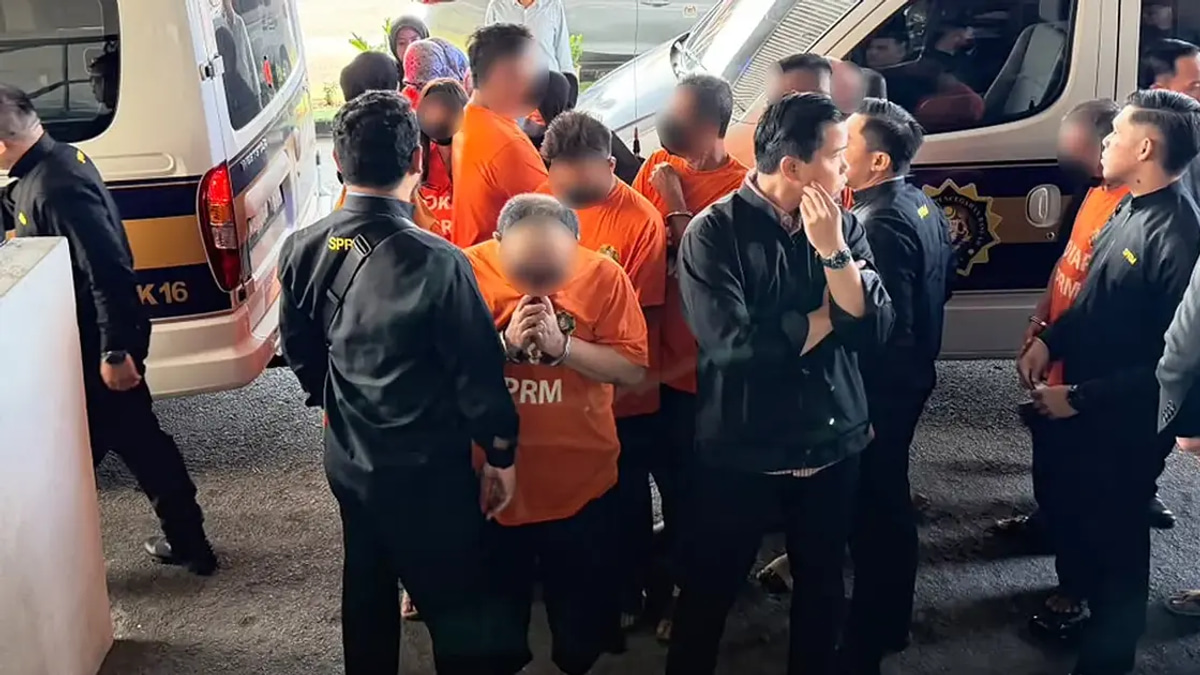 Senior Government Official Among 13 Arrested in RM2.5 Million Corruption Investigation