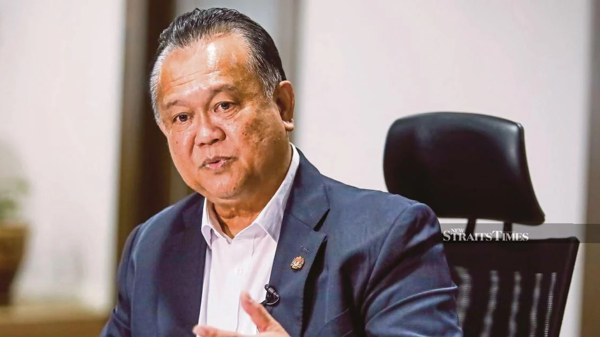 Malaysia Must Rethink Road Network Strategy, Says Works Minister Nanta