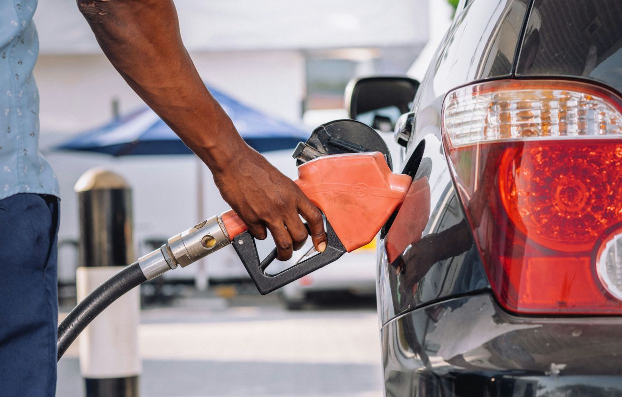 US petrol stations accused of using AI algorithms to artificially inflate fuel prices