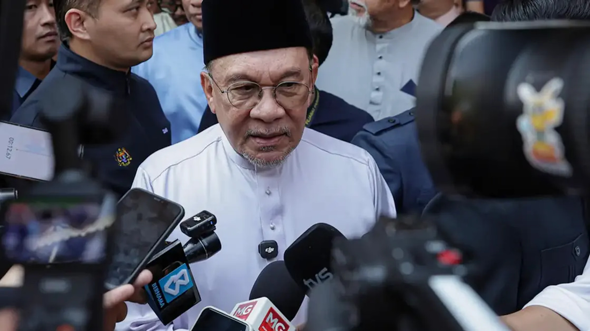 Anwar Vows Continued Push Despite Strong Approval Ratings